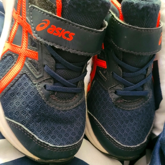 Girls running shoes - Picture 10 of 14